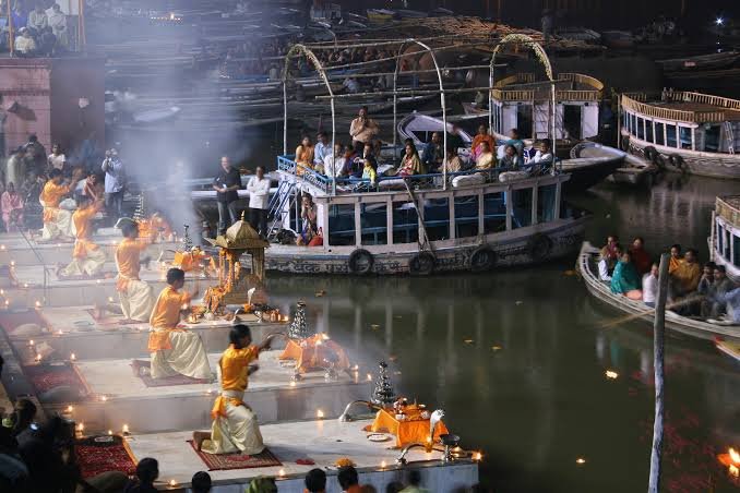 Lanka BHU Chaat Guide: Chena Dahi Vada & Harishchandra Ghat Trail